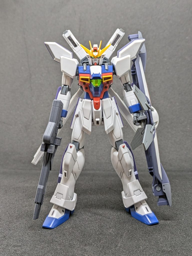 パチ組、スミ入れ、ガンマカ、ライフルは色味が好みでは無かったので塗装してシールドのシール感を抑えるために艶消しトップコートしました