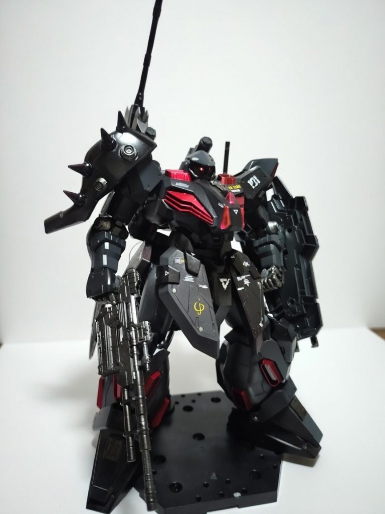 武装:・ビームアサルトライフル・グラムブレイカー( 特大剣)・ヘヴィバスター・電磁パイルバンカー・クローシールド・ビームサーベル×2・ヘッドバルカン