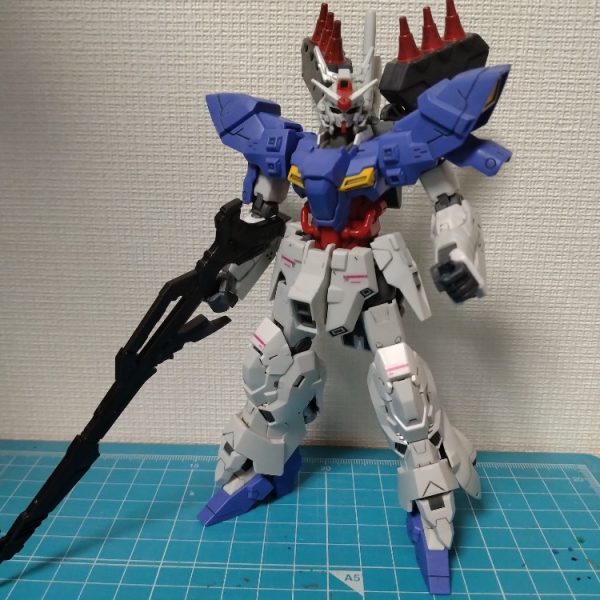 ムーンガンダム　ファンネル搭載型