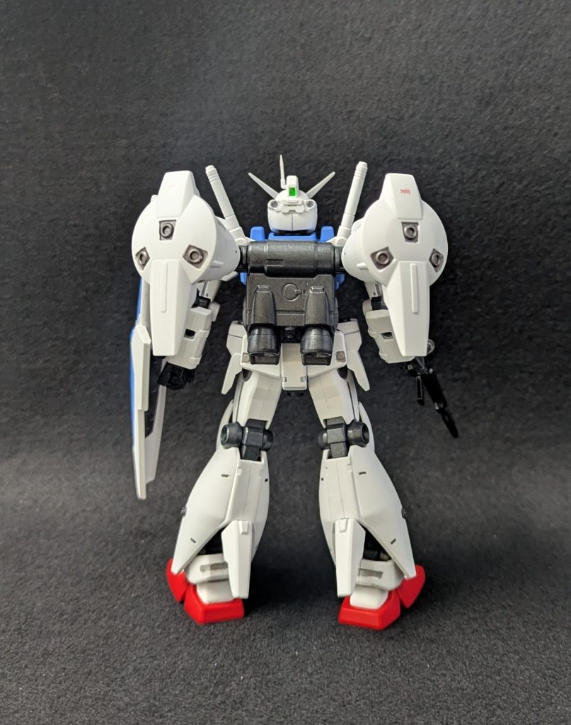 背面今回調べて初めて知りましたがフルバーニアンのデカいスリッパは燃料タンクらしい元の計画にはなかった物とみなしてオミットしました