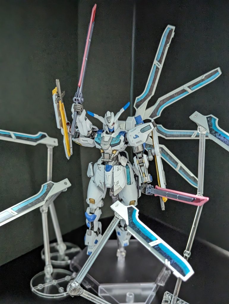 ギャラルホルンの包囲網線や対艦戦へも対応。まさに一騎当千。バエルの元に集え！（ビット）
