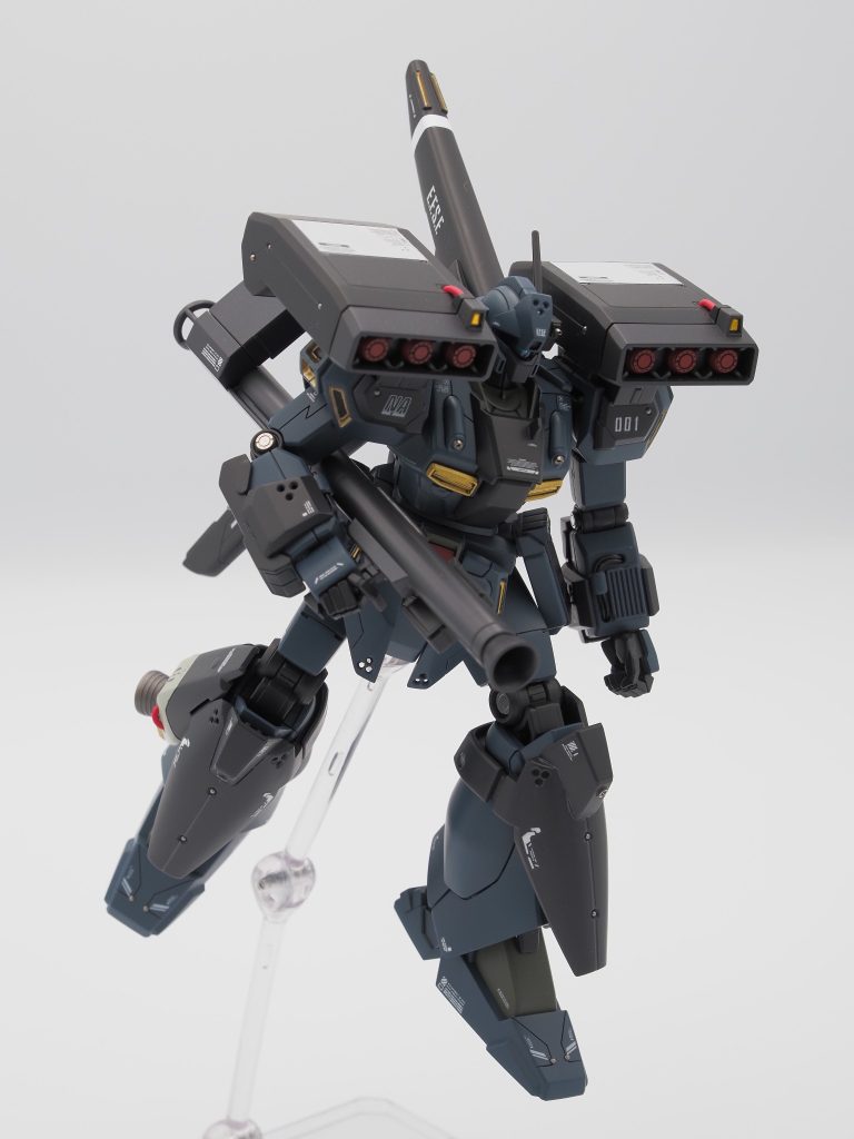 過去にMGスタークジェガンを作成しましたが、同じく過去作のクシャトリヤと並べたくて作製しました