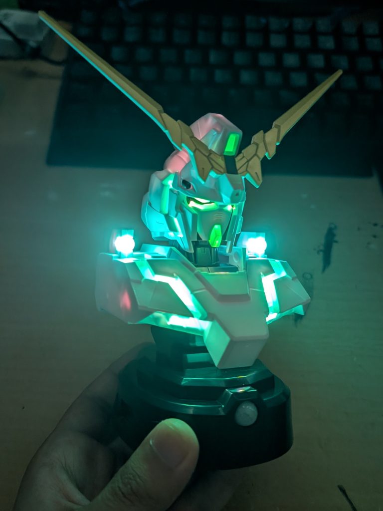 ユニコーンガンダムの胸像センサーライト（6枚目）
