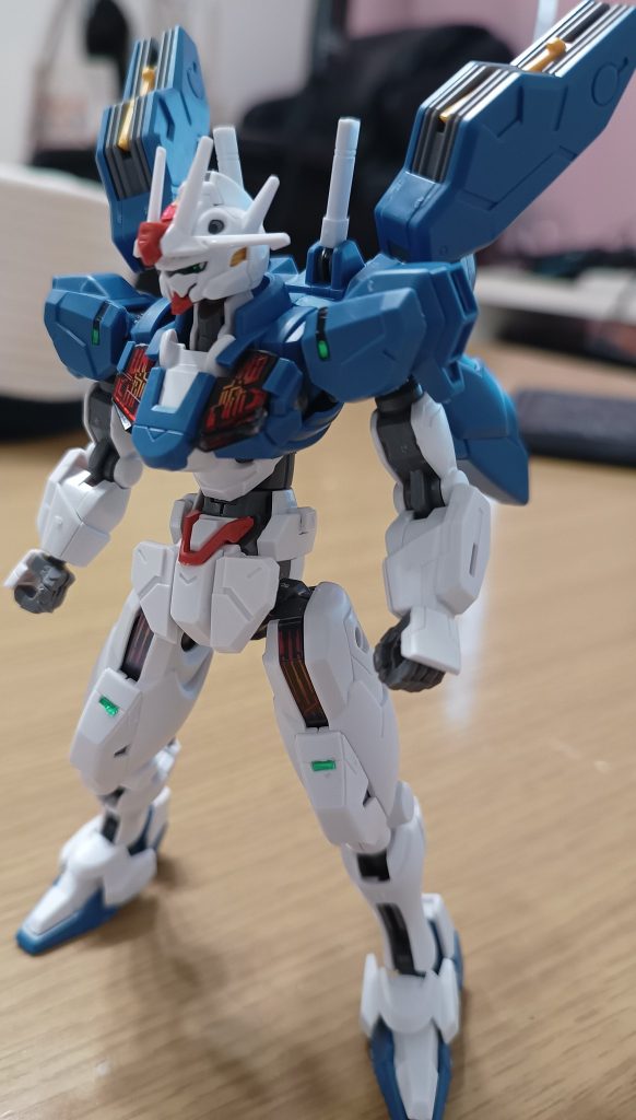 素組の状態。これでも最近のガンプラは色分けされてスゴイ。残念ながらアンテナが一度破損したため部品注文しました。細かいパーツは取り扱い注意ですね^^;