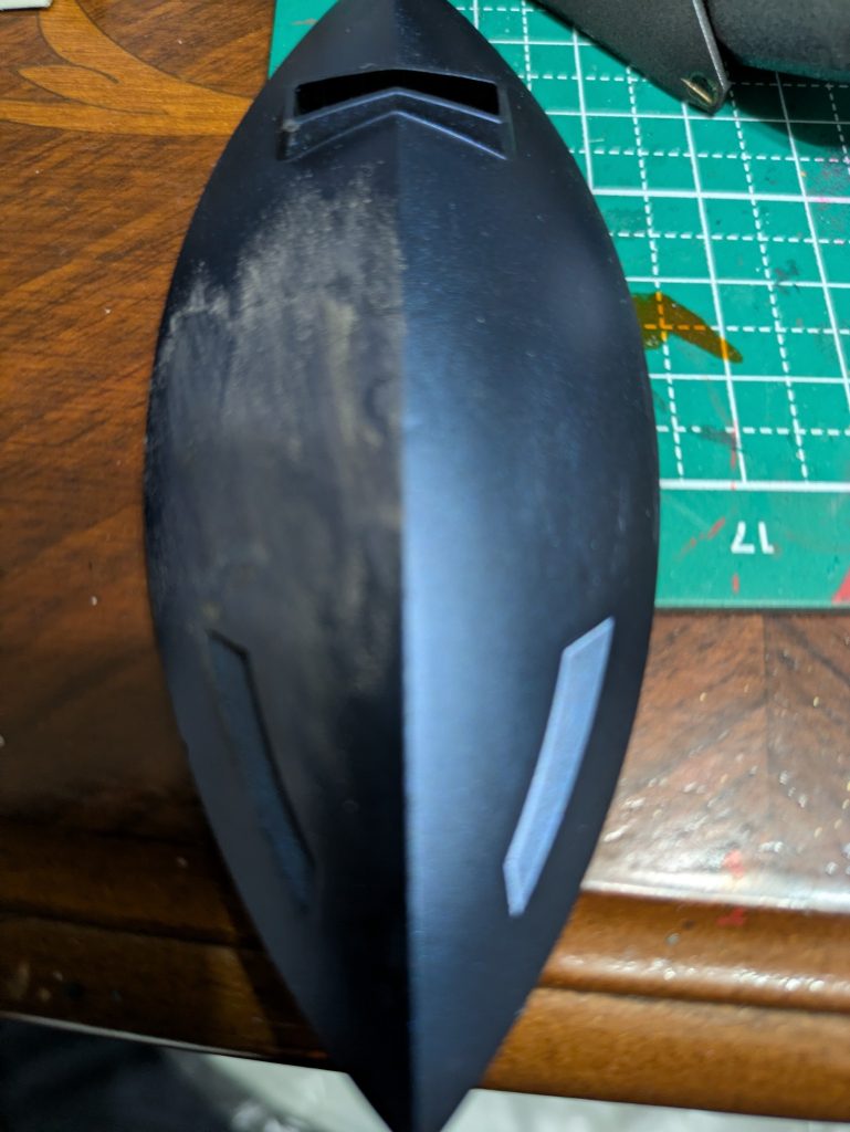 ヒケの処理が甘かったため、もう一度ヤスリからやり直し。やはりこういうところはキチンと処理しないと目立ちますね・・・。