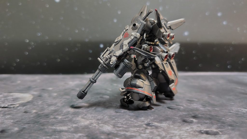 初の機体なのでポーズの変更はなし。というかこの機体あまり動きが無いほうがかっこいい？？この度GUNSTAにアップ際するにデカール貼って動きつけようかと思いましたがイメージ湧きませんでした、、、並べる機体がないからかな(zaku-kao4)&nbsp;