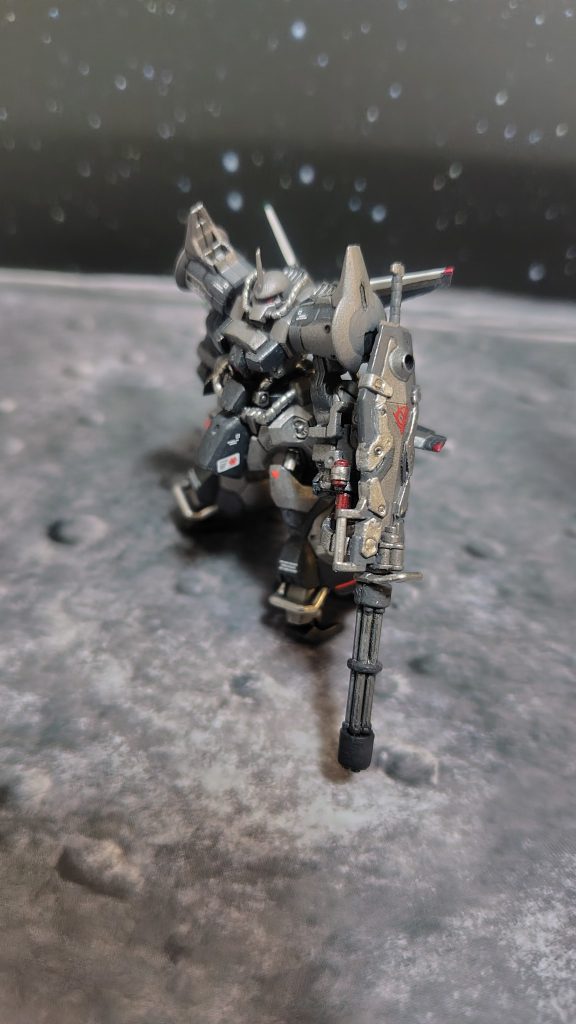 動力パイプやら武器の一部にガンダムマーカーのメッキシルバーでピカピカのメッキみたいな仕上がりになって感動して同じものを2本買ったんですが、そっちは濁ったシルバーみたいになって輝きも出なくて落胆、、、もう二度と買うことはないと思います-kao