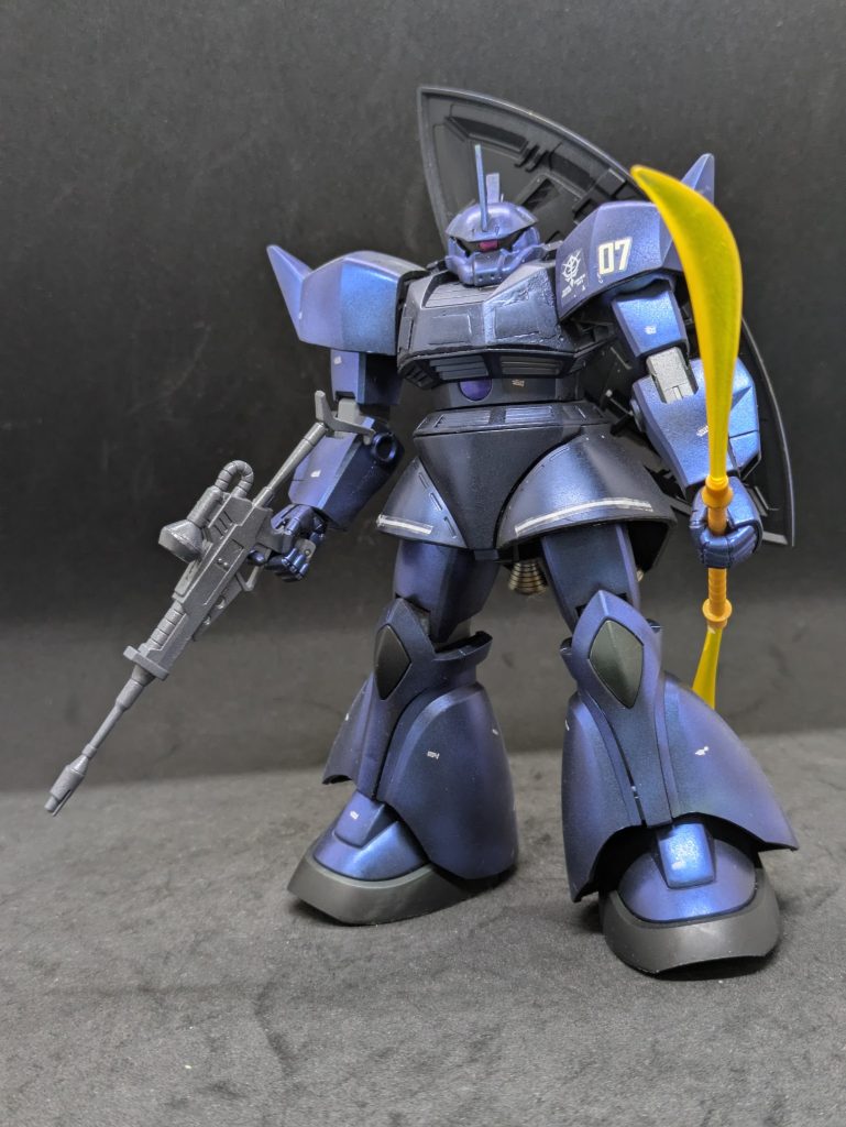 【機体番号の謎】まお艦隊麾下のモビルスーツには機体番号が01〜08までが付与されるが、諸説が存在する。宇宙世紀0079年から0086年は大佐が018で以下01〜07までが付与されたが、大佐と関係した順番等と揶揄されたため、機体番号がシャッフルされたり。重番があったという。本来ならライズ中尉の機体番号は08が妥当である。宇宙世紀0087年〜0088年については是正されている。