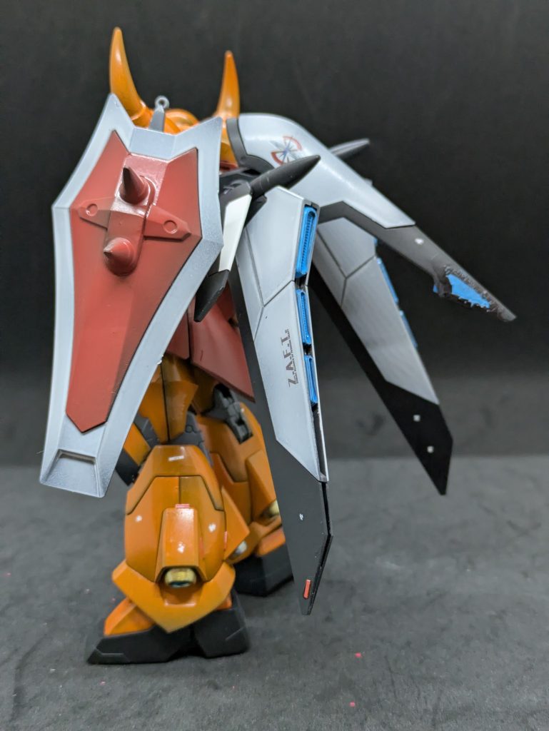 ザフトのデカール持ってなかったので、フリーダムから使えそうなのを拝借。こういうキットに関連するデカールも新作発売日に合わせてメーカーも発売して欲しいよなー。昔はほぼ当時くらいに出ていた記憶。