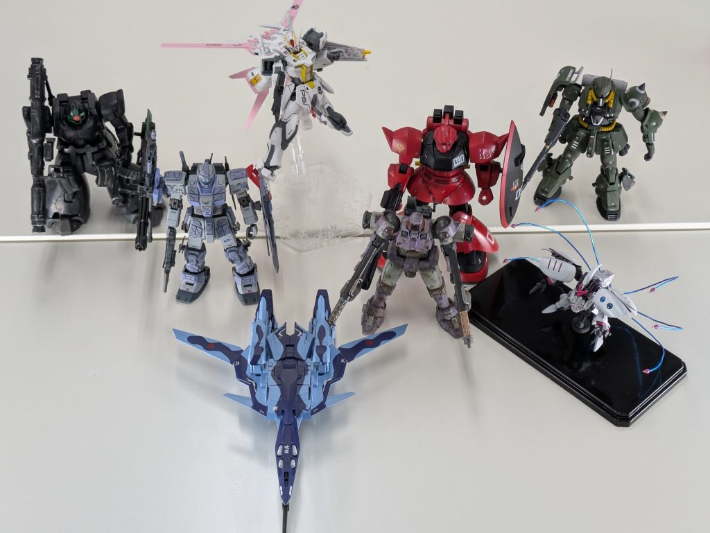 やっぱり実際に会って、ガンプラやガンダム作品や他アニメ作品の話をするのは本当に楽しかったです。交流会参加の方々、ありがとうございました。いつも最後まで読んでいただいている皆様にも感謝です。やはり皆様の閲覧やコメントが本当にモチベーションになります。まお大佐の次回作にご期待ください！（あれ、コレだと連載終了じゃない！？）