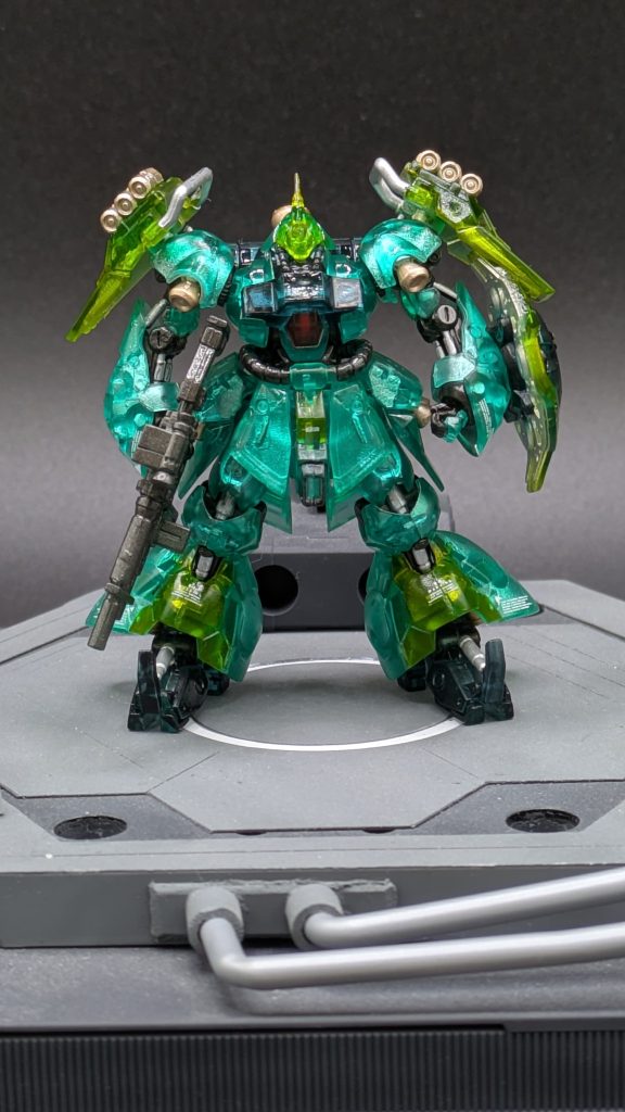 ガンダムアーティファクト ギュネイ専用ヤクトドーガ メカニカルコアメッキ調塗装