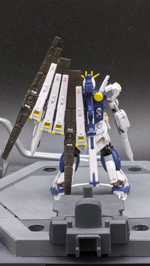 ガンダムアーティファクト νガンダム–5枚目/制作者：エイチワイ