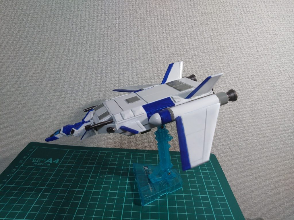BDF機体コードは「CBT-GC01（Core Booster Tactical-Gun Carreer01）Beluga」通称ベルーガ。「鈴鬼→Bell Orga→Belugaでいいじゃん!!」という鈴鬼の思い付きで会社名を決めちゃった勢いで、「俺、元熱帯魚屋で水族館好きだから、こいつもベルーガ（シロイルカ）でいいじゃん!!（笑）」というノリで命名された機体である。&nbsp;