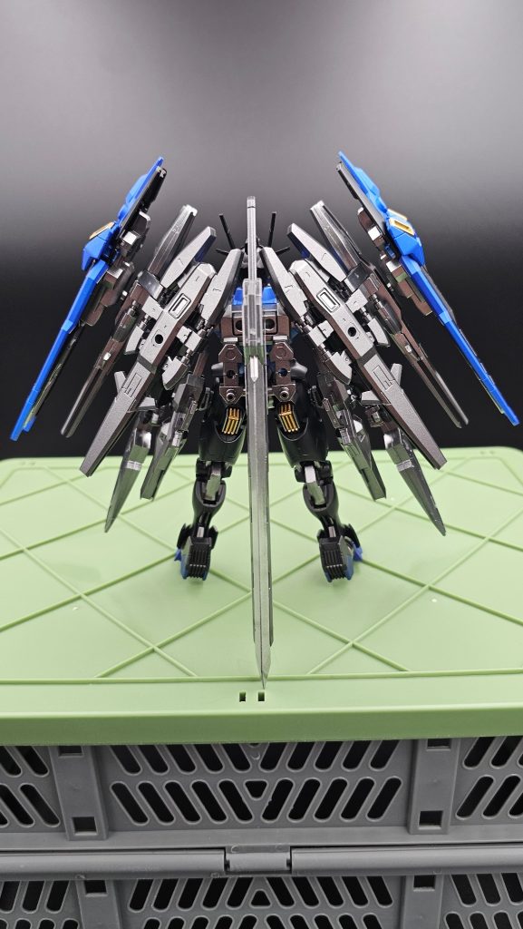 背面。パーメットスコア4相当。推進器を展開。シールドを肩のサイドへ展開。正面は1枚目の画像になります。イメージはタブルオーですw