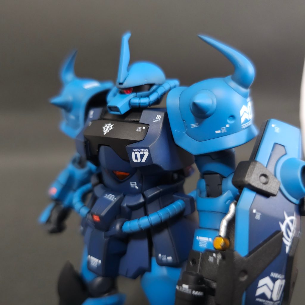 HG グフカスタム　黒立ち上げ グラデーション塗装