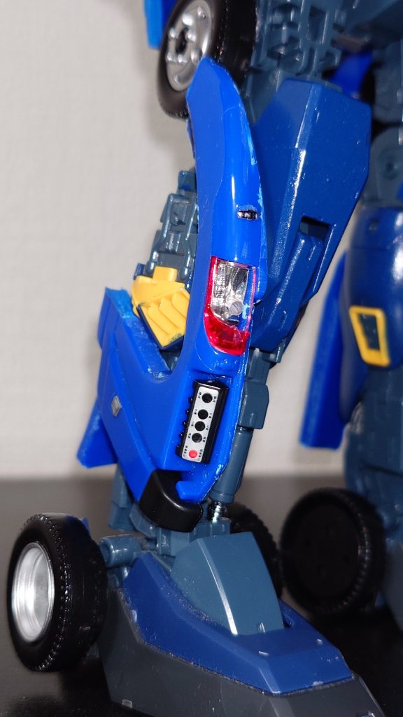 足元のアップ🆙ちゃんと操作パネルのシールとテールレンズは作ってあります(笑)皮の成形は甘々ですね……(｀；ω；´)
