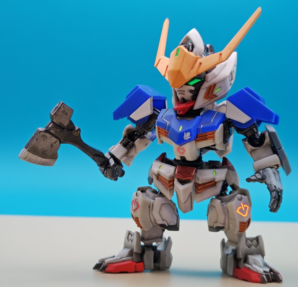 続いて第2形態。肩にグレイズから頂いた装甲が付きました。グレイズのアックスも武器セットに付属。使用シーンが思い出せません…こちらバルバトス君が使用シーンの記憶を辿るの図になります。