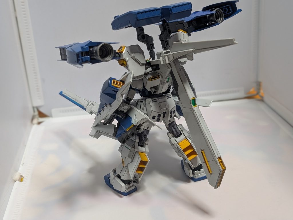 フルウェポン形態　背面