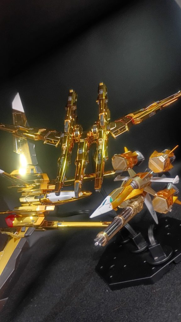 タカノハ、オオワシ、シラヌイそろい踏み。並べるとメッキにはやっぱりかないませんね(zaku-kao4)