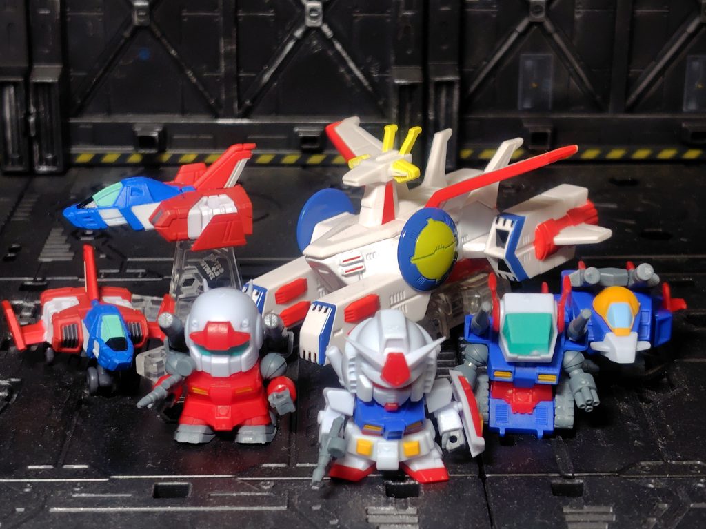 作品名：V作戦ビスケット<p>4つ購入でダブりなく武器セット以外揃ったので撤退しました。トミカのホワイトベースとよく合いますね。コアファイターは過去のガチャガチャ品ですがこれも合います(gundam-kao6)</p>
