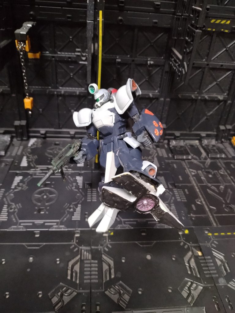 足の裏をパテ埋めしてあるから！