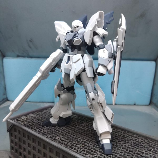 ゾルタン機であるナラティブ版は作ったので、こちらはサクッとつくれるかと思いきや、そういえば表面処理大変だったと思い出したナイチンゲールの合間に進めようとおもったのだが、同時並行作業はなかなかに重いもの仮組完了と同時に表面処理終了が理想なので、顔などもエッジのコントロールをしながら作っていたが、、結局途中放棄して先に組み上げてしまった（2枚目）