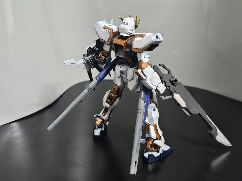 サイドアーマーにビルドブースターのビーム砲を取り付け。無改造で行けました✨&nbsp;