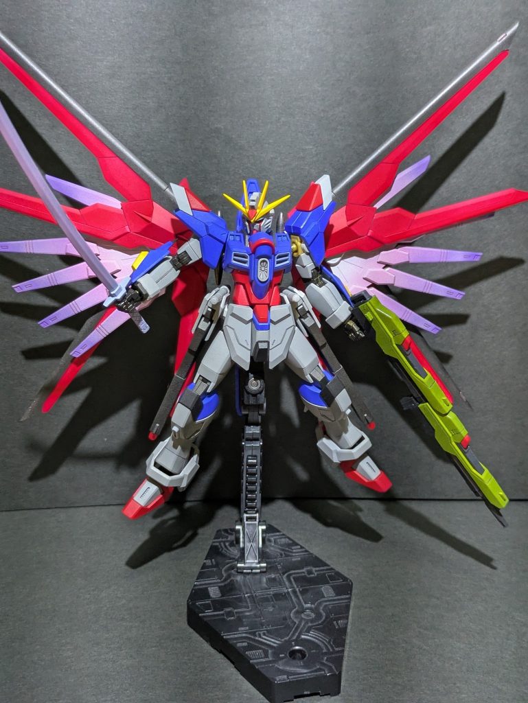 遂に‥武装を塗装しました。いやー暑かったです(gundam-kao5)フツノミタマはアロンダイト風に高エネルギービームライフルはあの名前のないビーム砲風に塗装しました。&nbsp;フツノミタマは塗って気づいたんですが‥羽とあんまり色が変わらないという。アホだなぁ(gundam-kao9)
