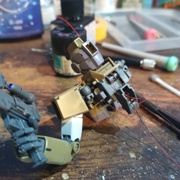 ジムver.2.0と違いコアブロックシステムではないので少々難解知恵の輪通線でした😅💦なのでコックピットはオミット😅💦（4枚目）