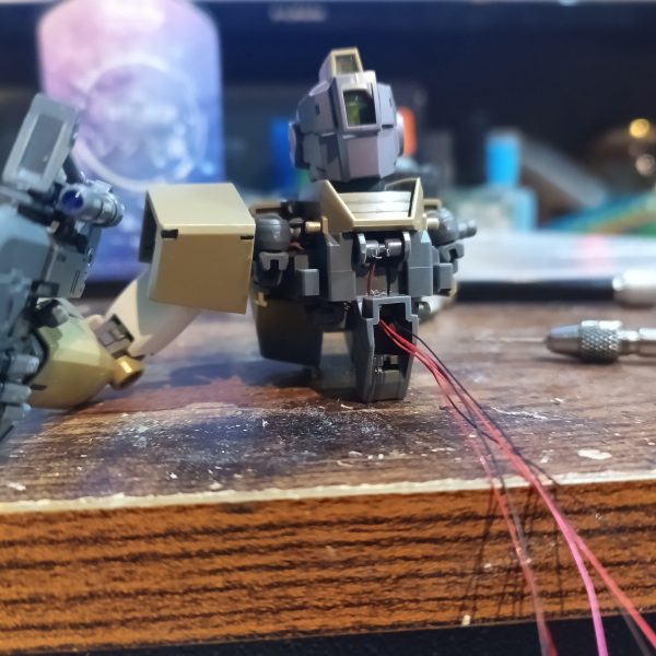 ジムver.2.0と違いコアブロックシステムではないので少々難解知恵の輪通線でした😅💦なのでコックピットはオミット😅💦（5枚目）