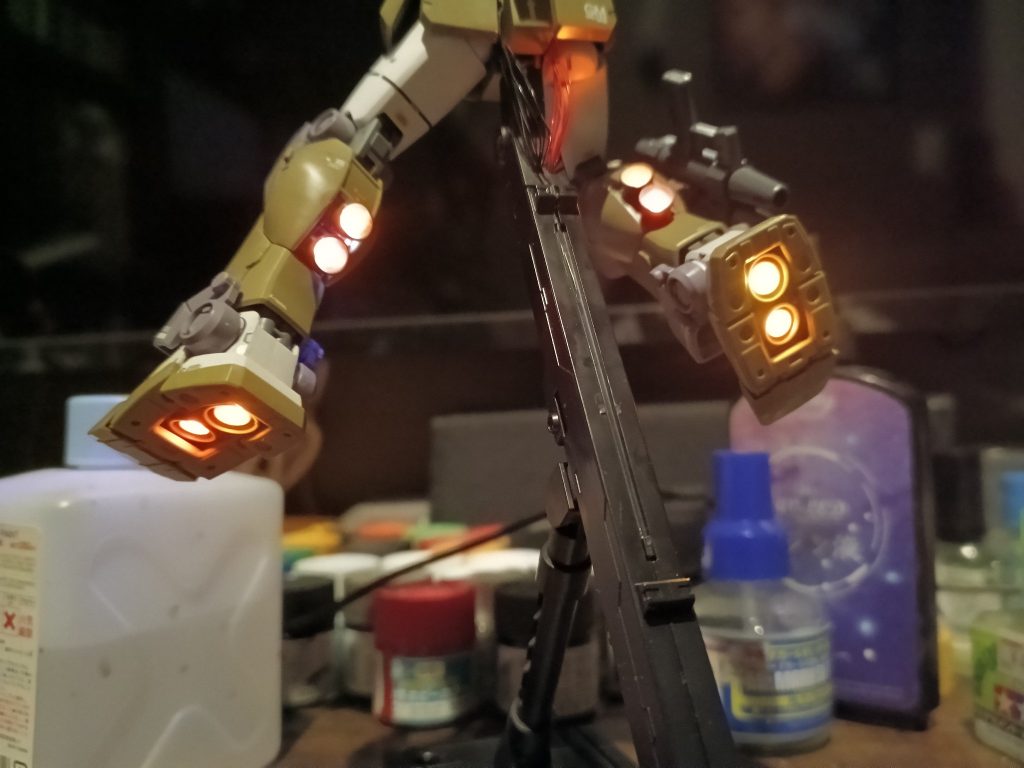 バーニアはホワイトLEDを入れて蛍光オレンジでそれっぽくしてます😅