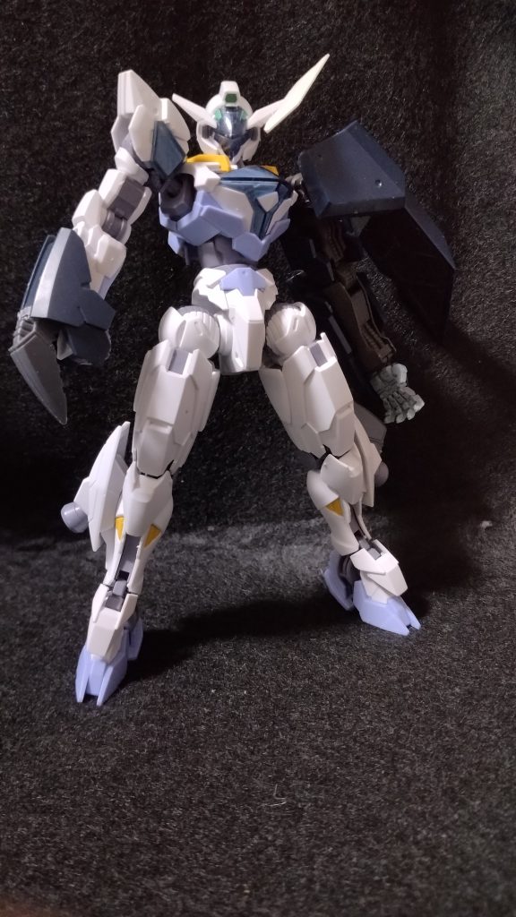 作品名：自分専用ガンダム作成中…<p>やっと持病関係が落ち着いてきたので早速ミキシングしてます。ルブリス・ジウとガンダムザガンのミキシングです。 自分の癖以外何も詰めていない厨二病満載機体です。 こういうの大好き… ザガンの腕に良さそうな穴パーツ [&hellip;]</p>
