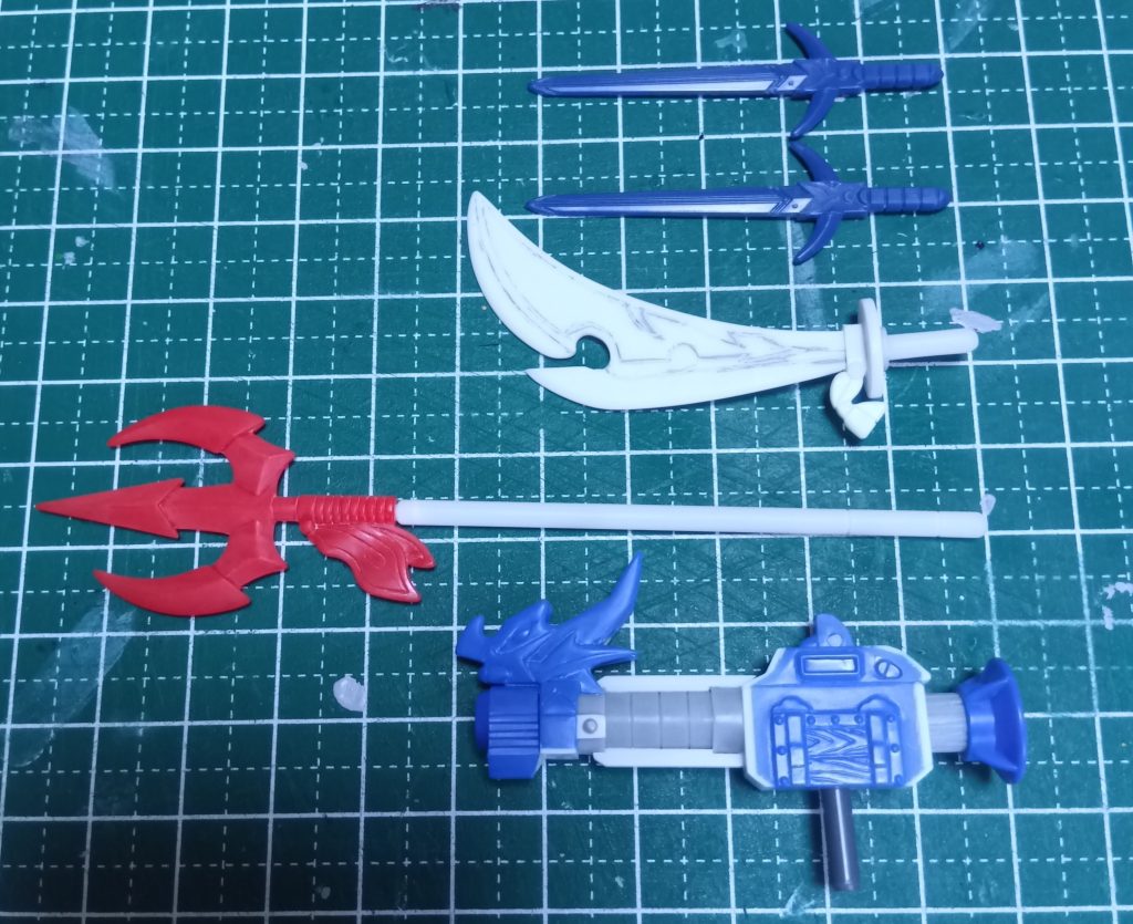 作品名：ハイパー化<p>武装を大型化。 双龍刀はサブウェポンなのでそのまま。 断烈刀(青龍刀)はプラ板で自作。 火炎戟(槍)はプラ棒で延長。 青龍砲は各部をプラ材で延長、アトミックバズーカ風のディテールを追加。</p>
