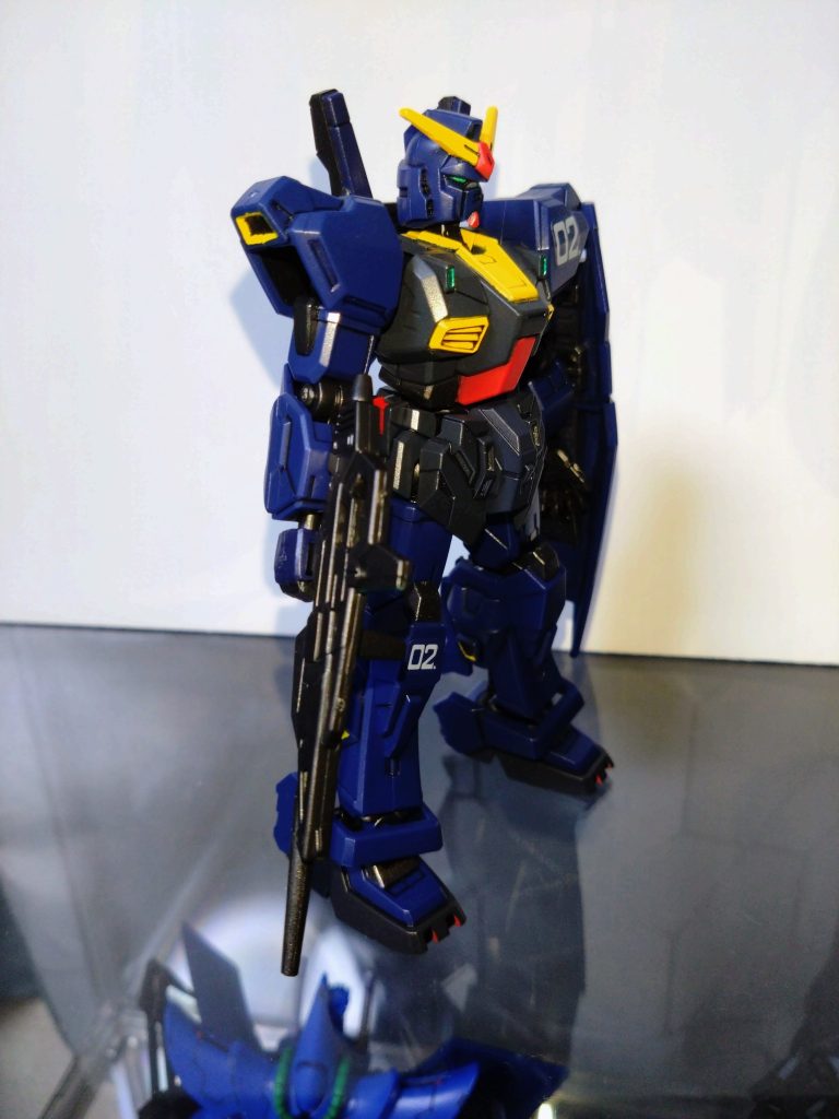 水性ホビーカラーはガンダムイエロー、ガンダムレッド、赤鉄色、黒鉄色、ティターンズブルー1、ティターンズブルー2、メタルブラックを使用しました。