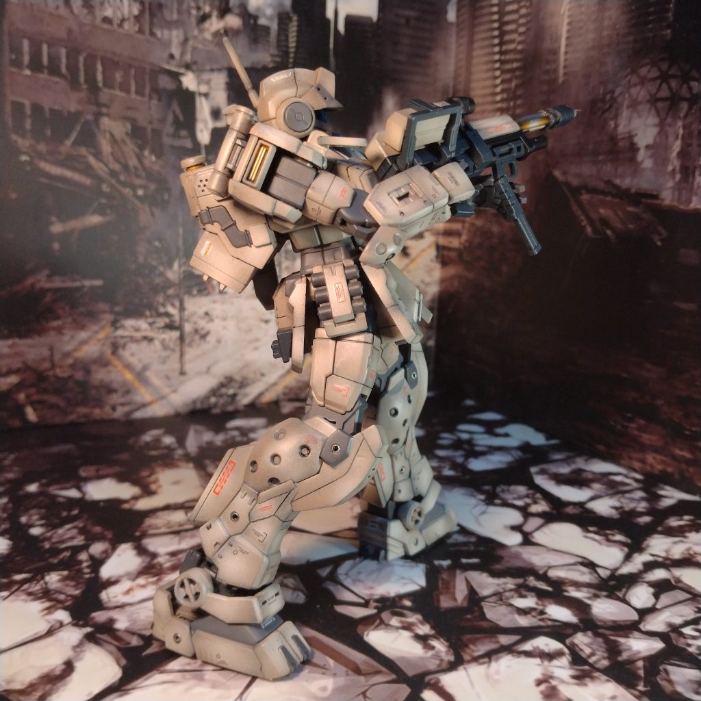 製作はいつも通りのスジ彫り入れてグラデーション塗装です！😀