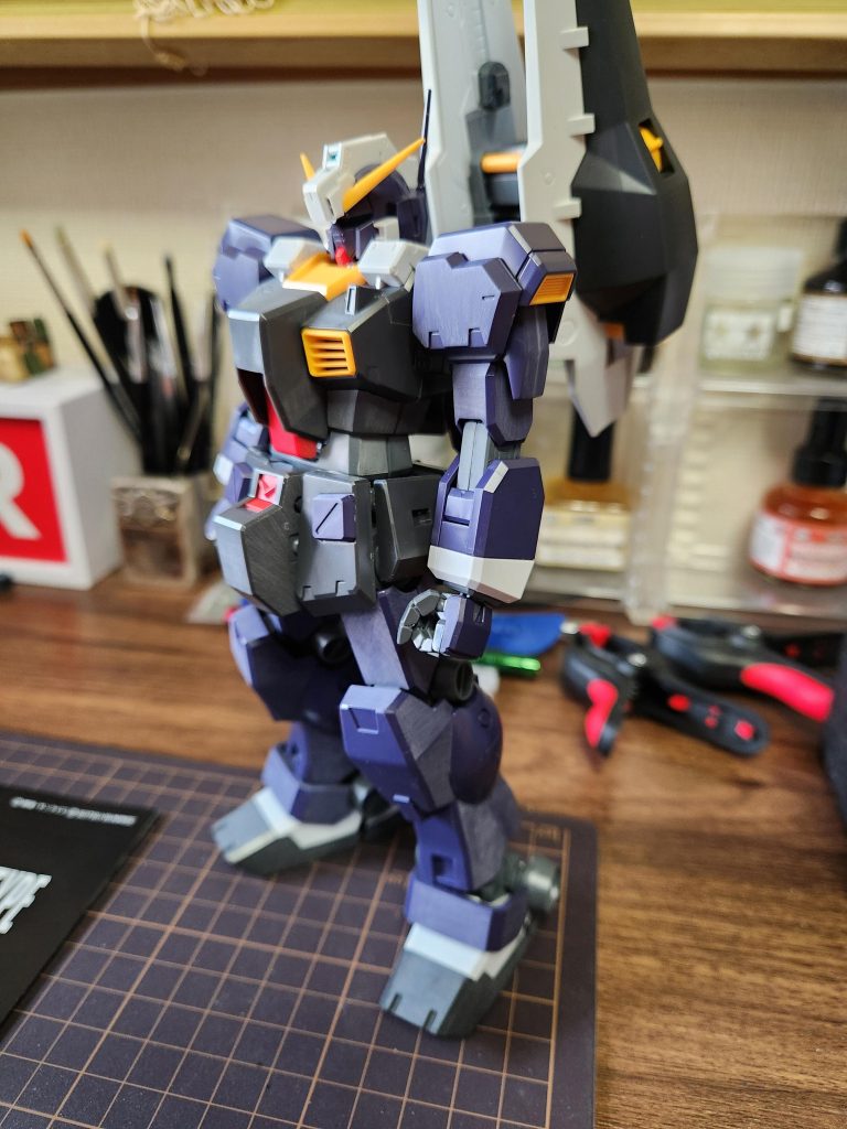 作品名：ヘイズル2号機のパチ組み進んできました<p>数日間でヘイズル2号機のパチ組みが、結構進んで形になってきました。思えばこの１ヶ月くらい、ほぼA.O.Zの機体を作っていますね。ボリュームのあるシルエットに魅了されているようです。あとティターンズテストチーム(T3部隊) [&hellip;]</p>
