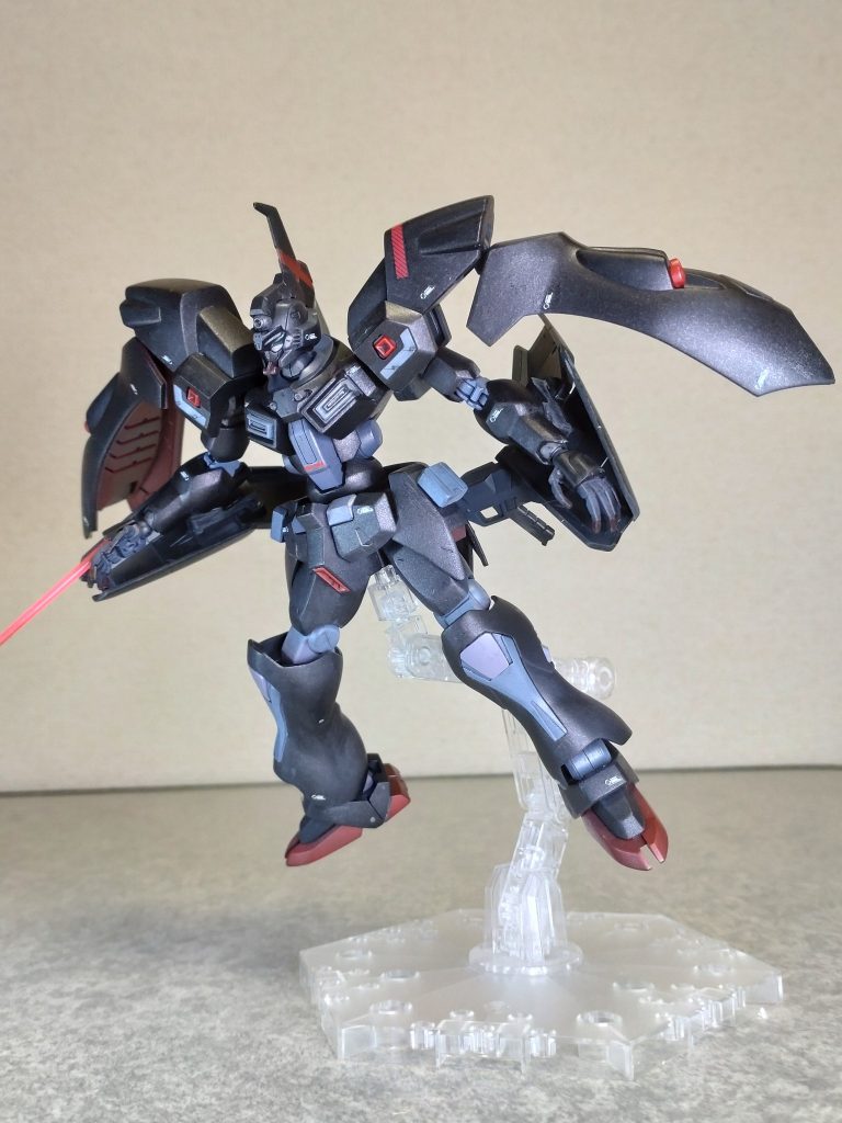 脚部アーマーを腕部に装着可能