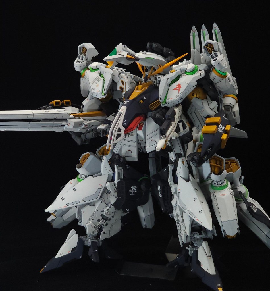 シェルフノズルのリングをサイコフレームに見立てました