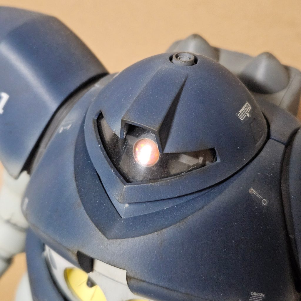 モノアイはＨアイズとメタルシールでギラギラ光る！