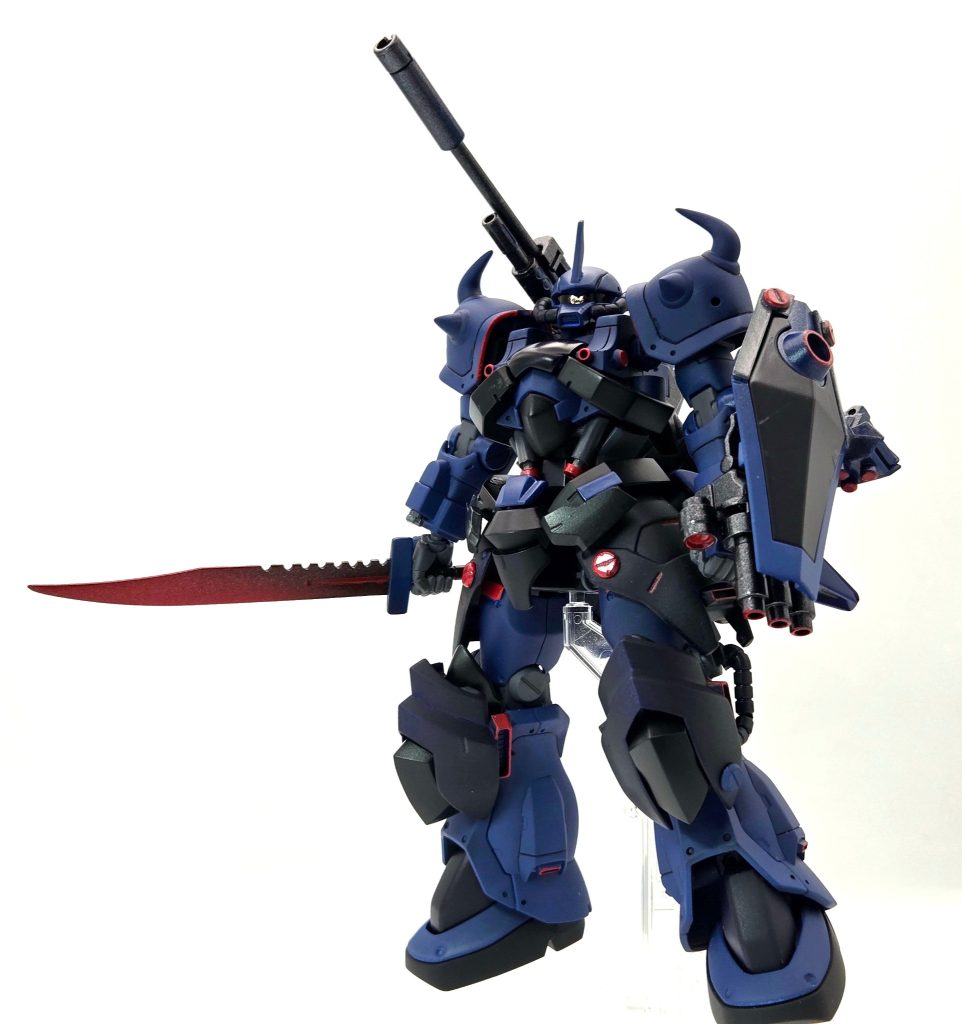 あれやこれや思い付きを詰め込んだグフカスタム。武装選択の自由度をあげつつデッドウェイトはパージしていって本来のグフカスタムになっていくのを見越して遠中近装備をつけてます。グフカスタム好きな機体なので満足です。ガンプラ作るの２年ぶりですってよ奥さん。