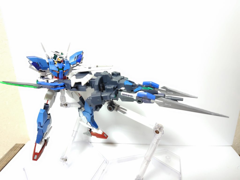 アーマーラックに全武装を合体して「バスターライフルモード」になります