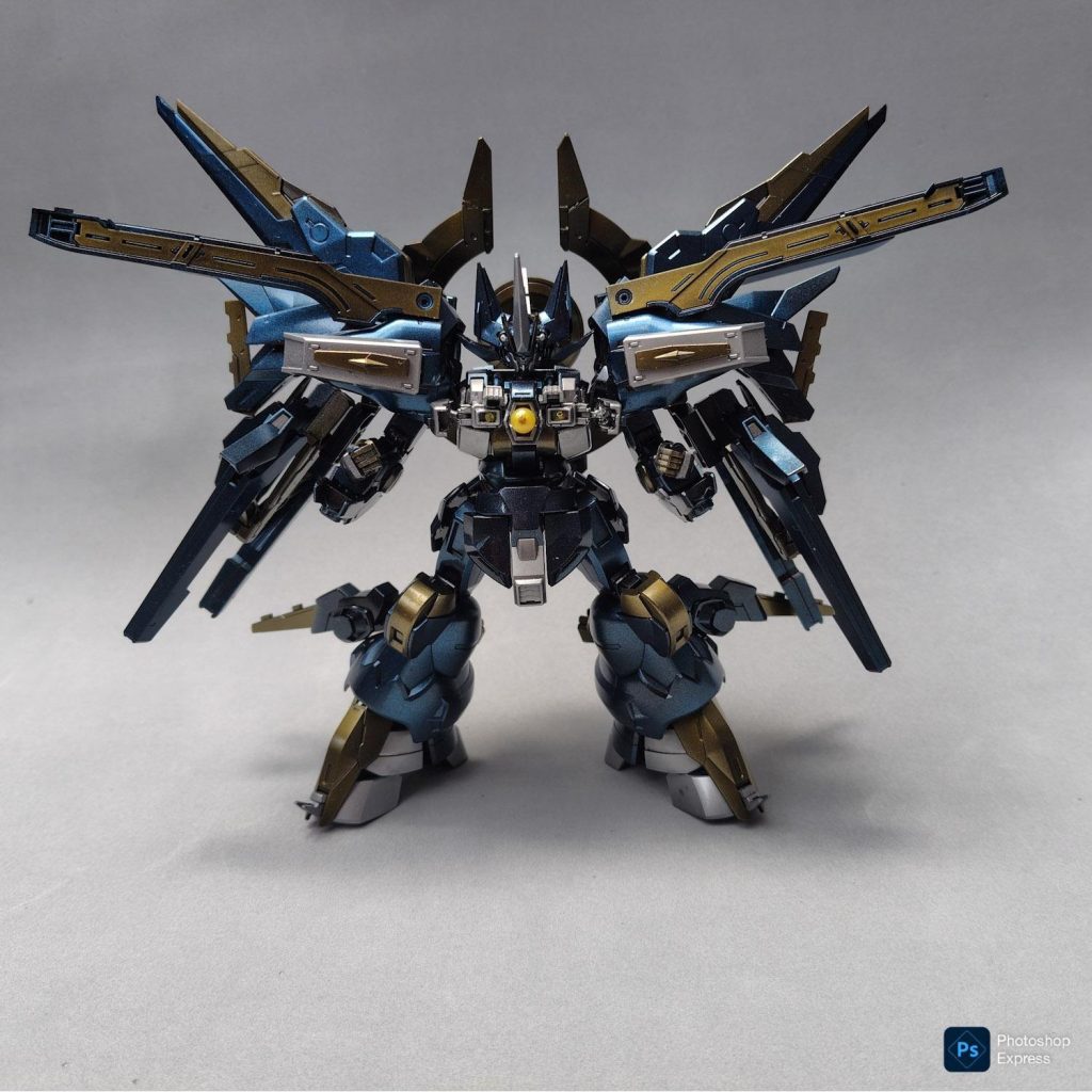肩のフェーズドアレイキャノンも展開し、縮退砲発射形態となります。