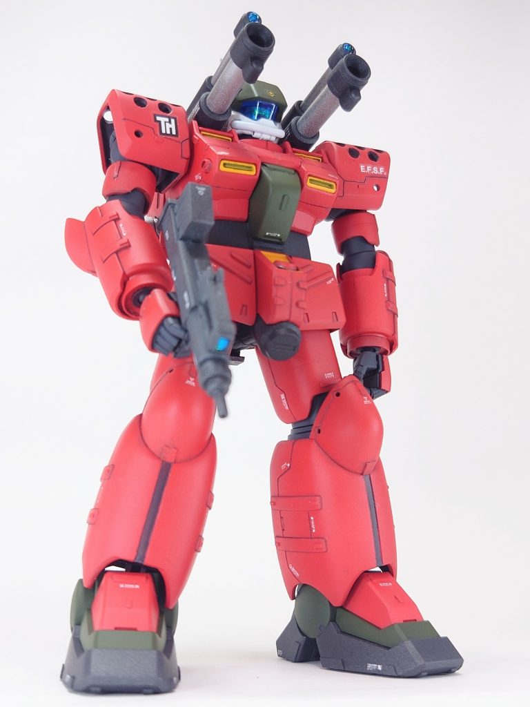 初期のHGUCなので合わせ目消しがメンドイですがカッコいい機体です😁シンプルで作ってて楽しめました🎵そろそろRevive版を期待します😆いや、RGでもいいなぁ🤔