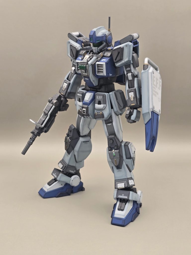 ガンダムより強そうな感じになるようにしてみたら手足がガンダムに・・・