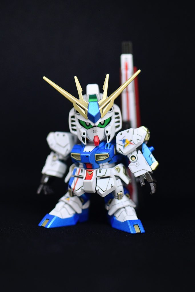 ＢＢ戦士RX-93ff νガンダム。子どもの頃に作っていたＢＢ戦士のνガンダムは丸顔でしたが、顔も体型も大分スマートになりました。