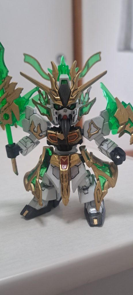 SD三国創傑伝より関羽雲長νガンダムです。劉備さんの後、関羽か張飛どちらもお店にあったのですが、悩むこと10分。関羽さん、いらっしゃい、ということで関羽さんをお迎えしました。