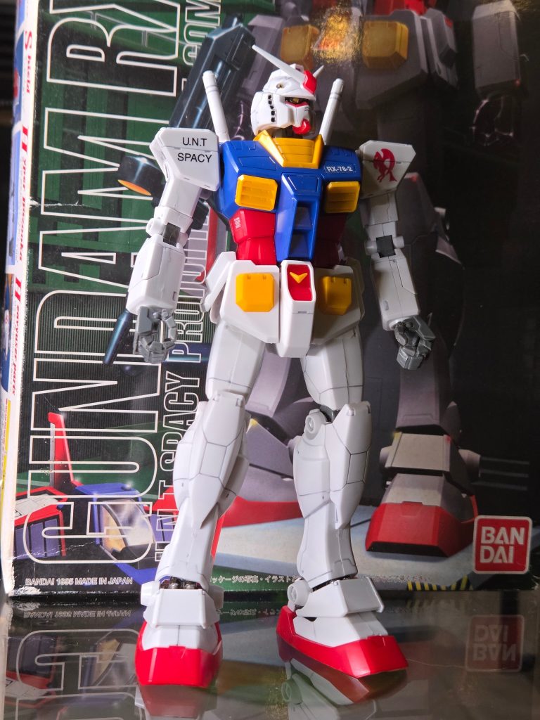 The 1.0 kit looks very powerful and is one of my favorite mastergrade kits. U.n.t spacy and red pegasus is a cool detail