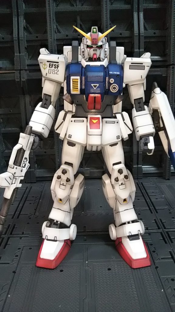 ガンダムヘッド、ビームライフル装備