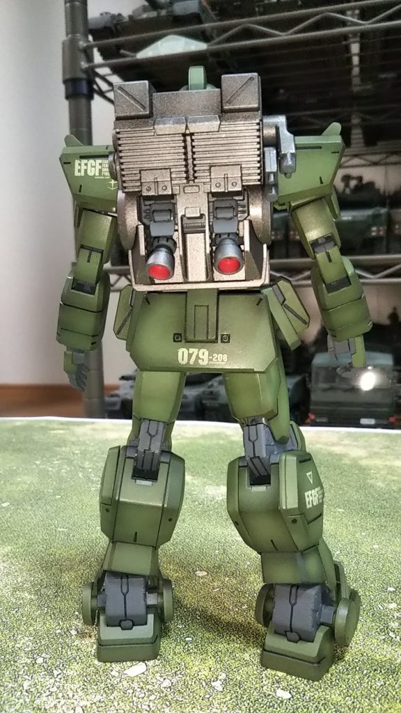 背面
