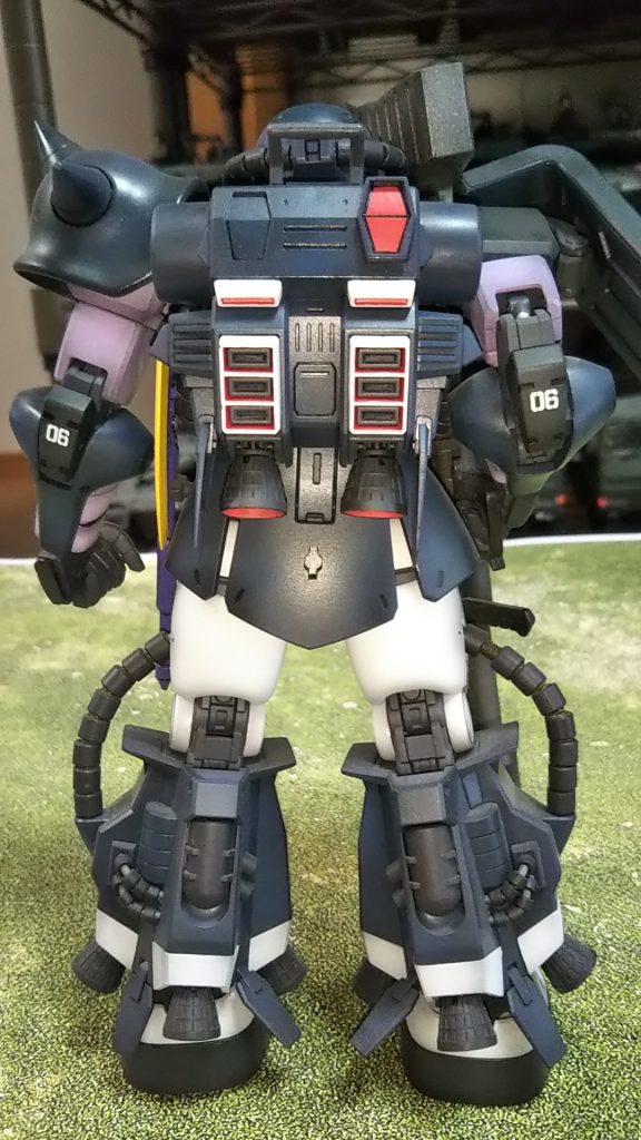背面